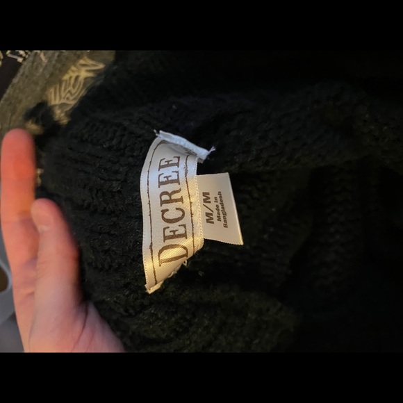 Off the shoulder black sweater - Picture 2 of 2